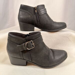 Clarks Womens 7 Adreena Ankle Booties Black Leather Buckle 26161900 Nubuck Heel